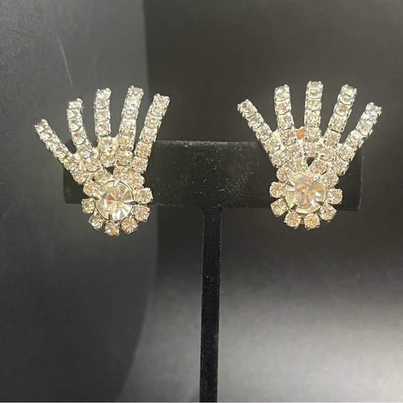 Silver Tone Rhinestone Art Deco Style Diamond Shape StarBurst Clip Earrings - Picture 1 of 9